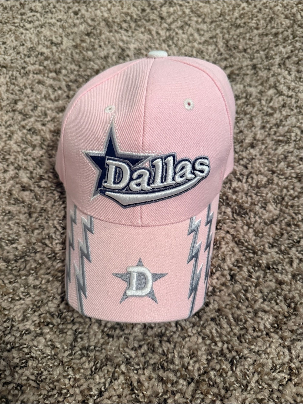 Pink women’s Dallas Cap with Star Logo